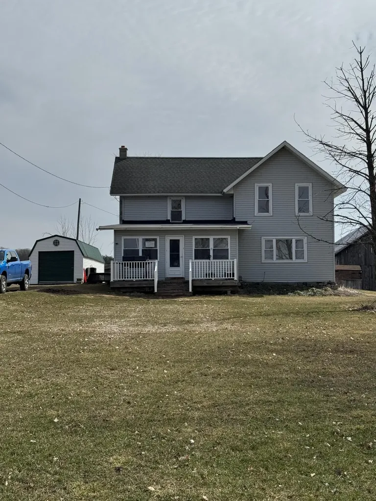2126 200th Avenue Richmond Township MI 49677