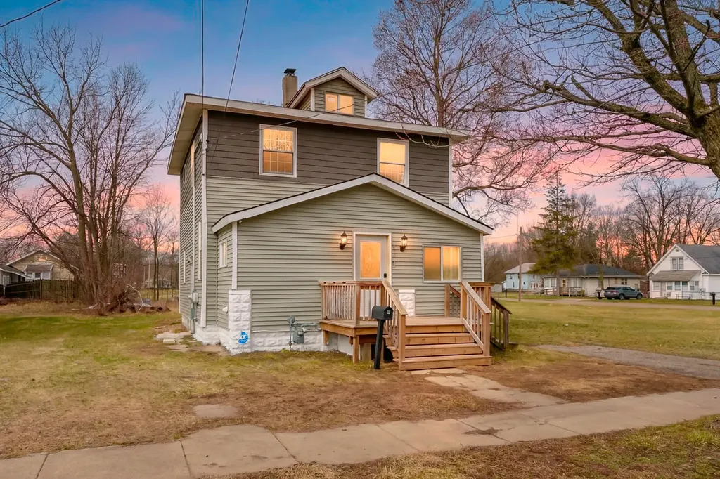 365 Kendall Street N Battle Creek City MI 49037