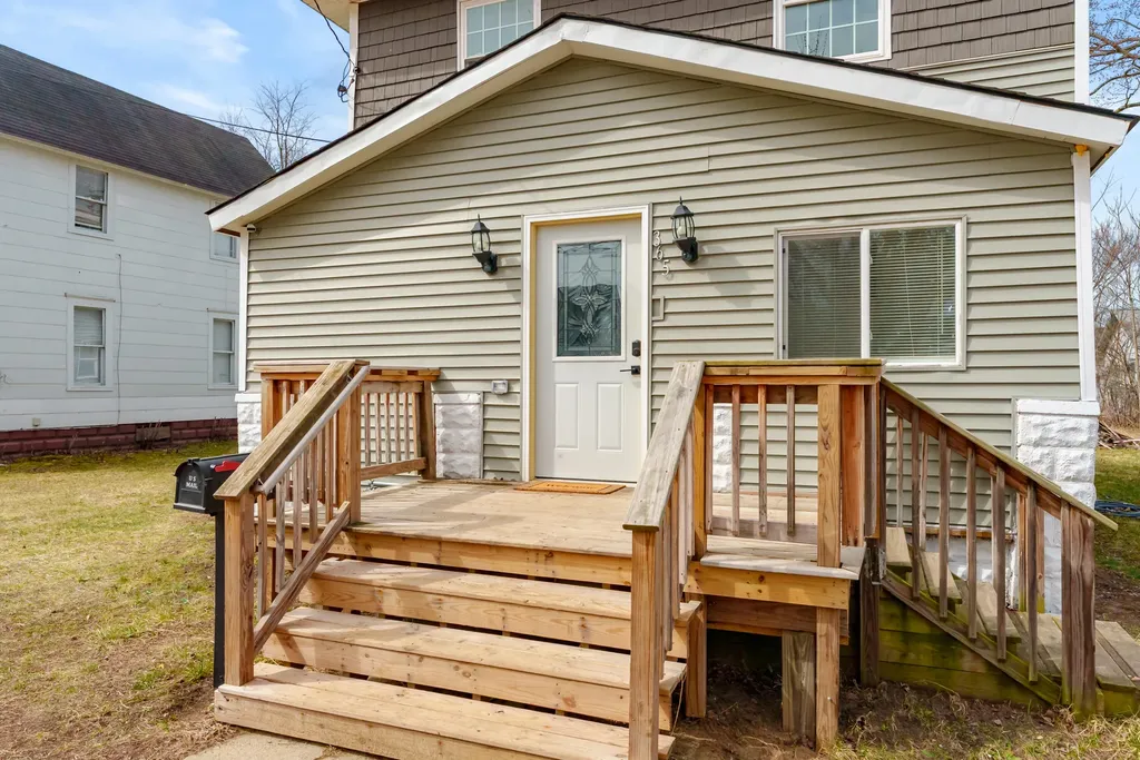 365 Kendall Street N Battle Creek City MI 49037