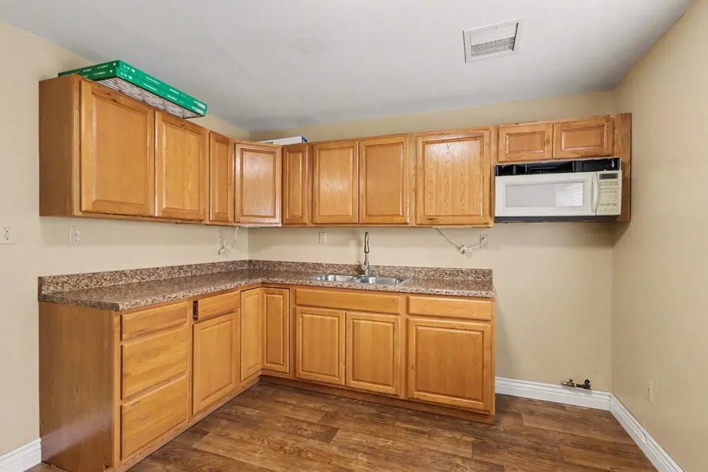 207 Exchange Street Marshall City MI 49068