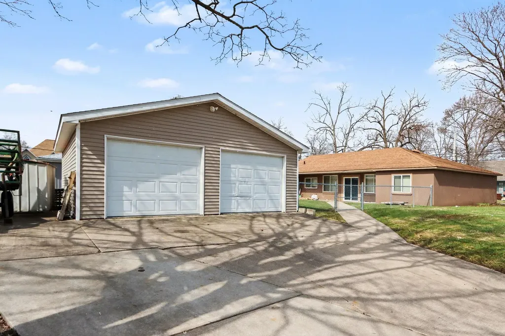 207 Exchange Street Marshall City MI 49068