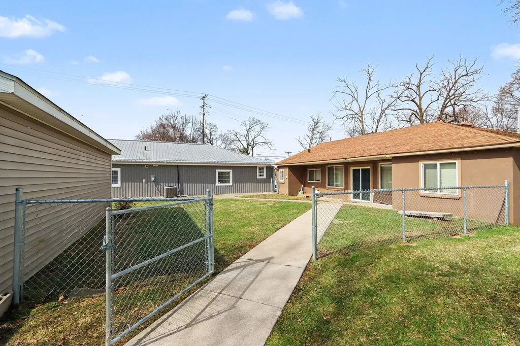 207 Exchange Street Marshall City MI 49068