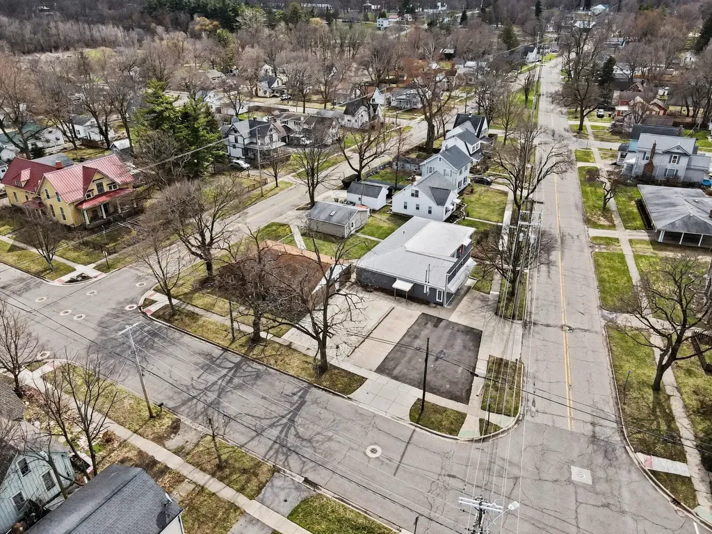 207 Exchange Street Marshall City MI 49068