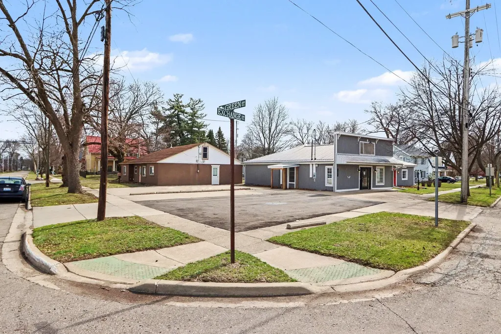 207 Exchange Street Marshall City MI 49068