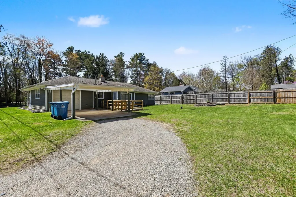 259 Wahwahtaysee Way Battle Creek City MI 49015