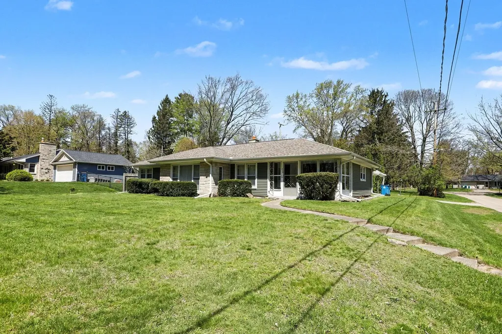259 Wahwahtaysee Way Battle Creek City MI 49015