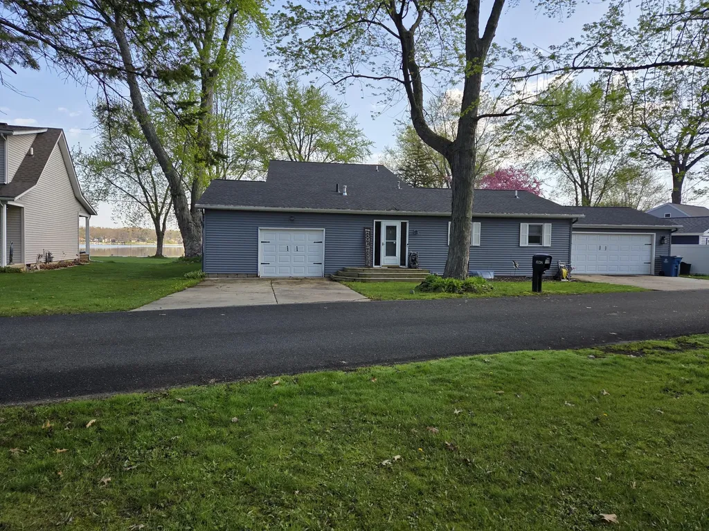 2062 Fern Beach Emmett Charter Township MI 49014