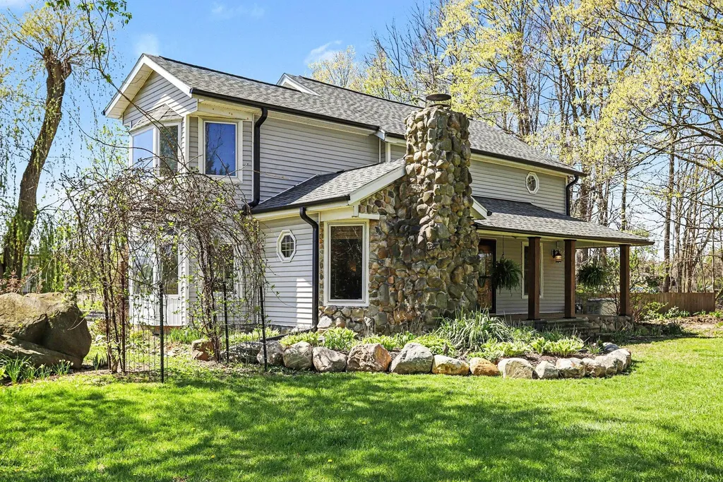 7828 Division Drive Newton Township MI 49014