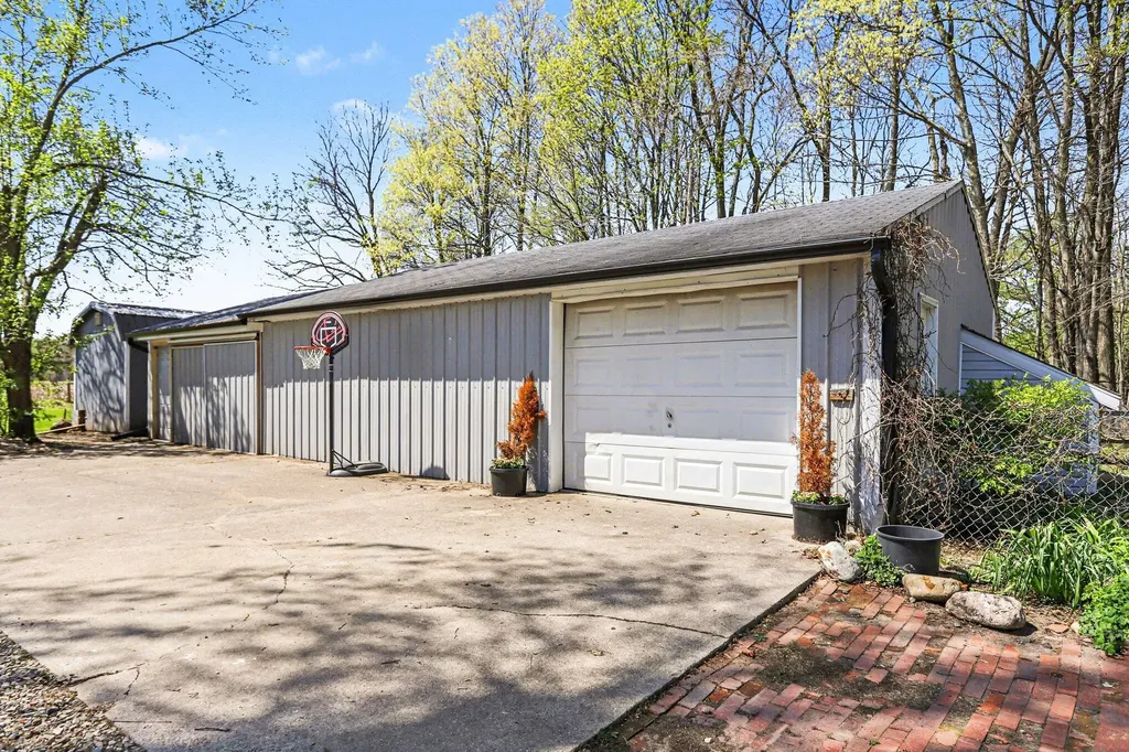7828 Division Drive Newton Township MI 49014