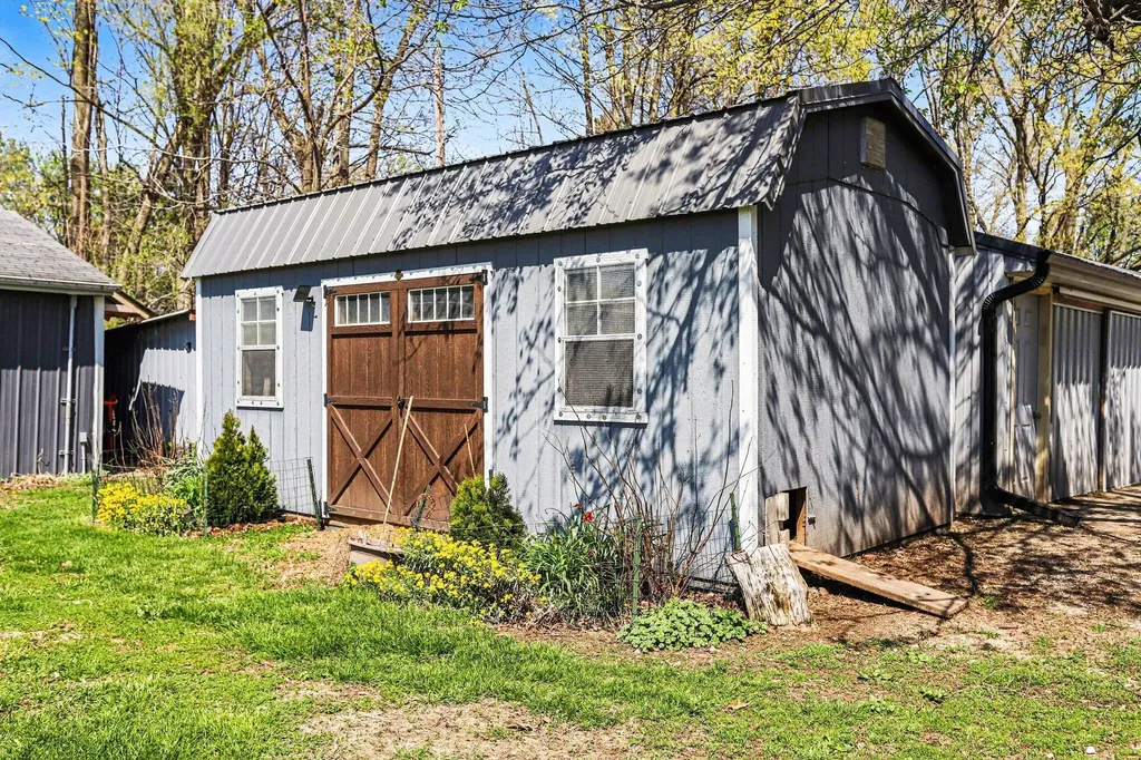 7828 Division Drive Newton Township MI 49014