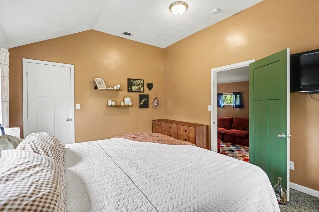 112 W Spruce Street Marshall City MI 49068