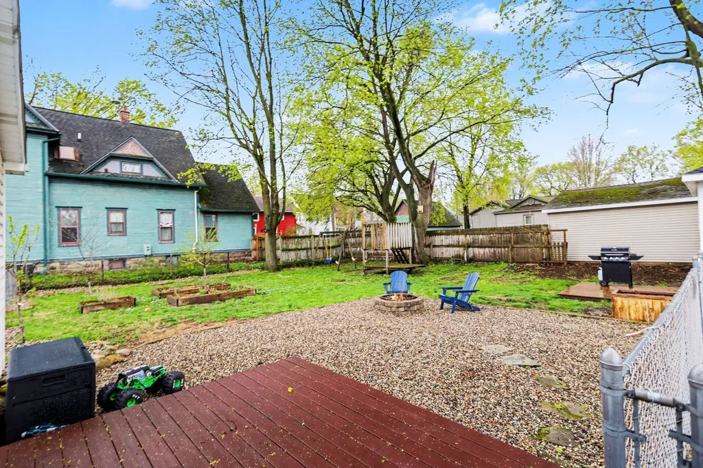 112 W Spruce Street Marshall City MI 49068