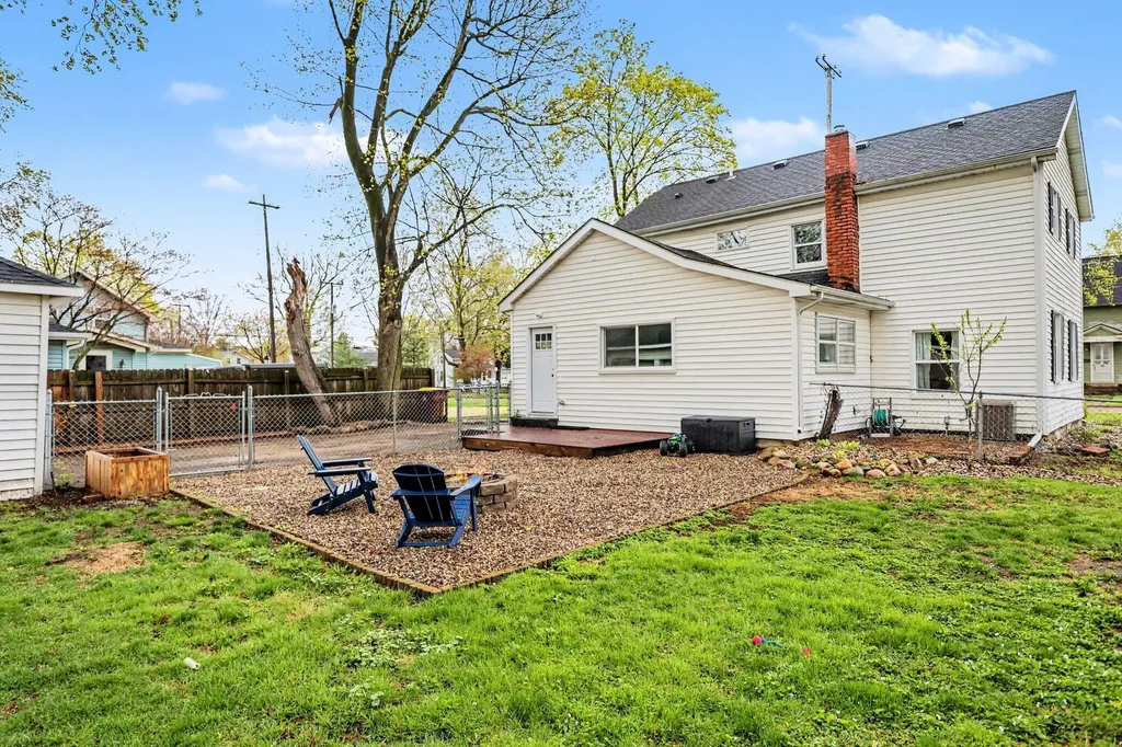112 W Spruce Street Marshall City MI 49068