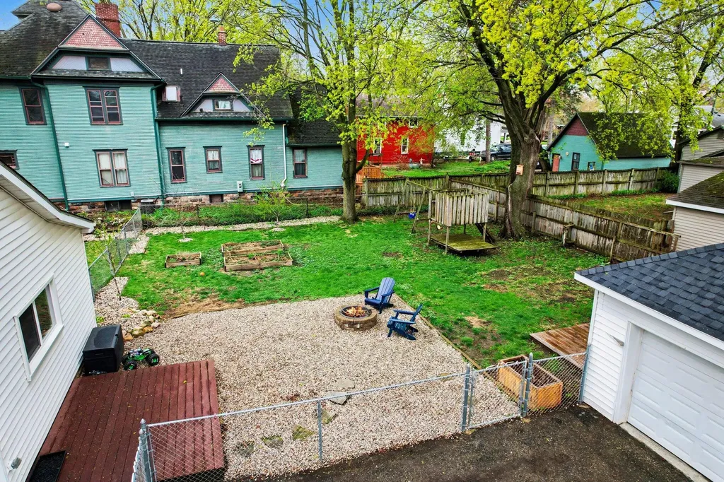 112 W Spruce Street Marshall City MI 49068