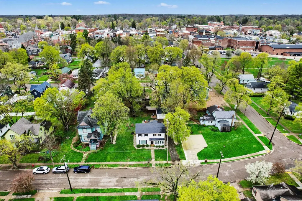 112 W Spruce Street Marshall City MI 49068
