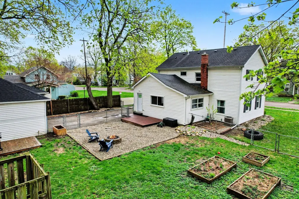 112 W Spruce Street Marshall City MI 49068