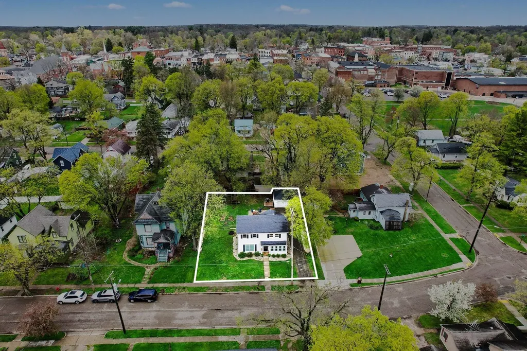 112 W Spruce Street Marshall City MI 49068