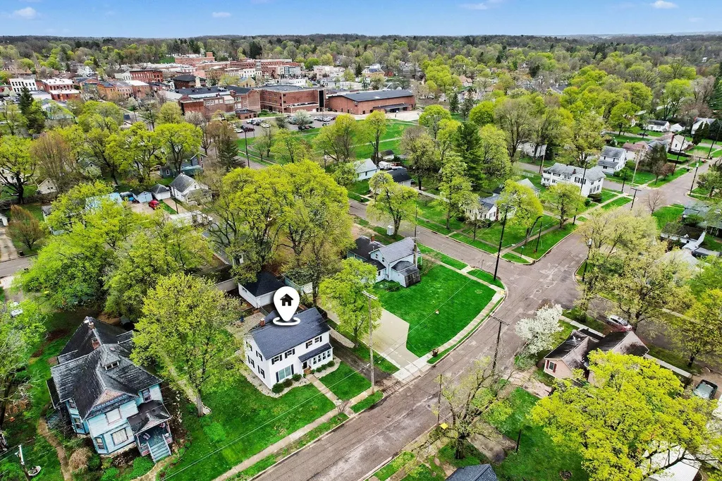 112 W Spruce Street Marshall City MI 49068