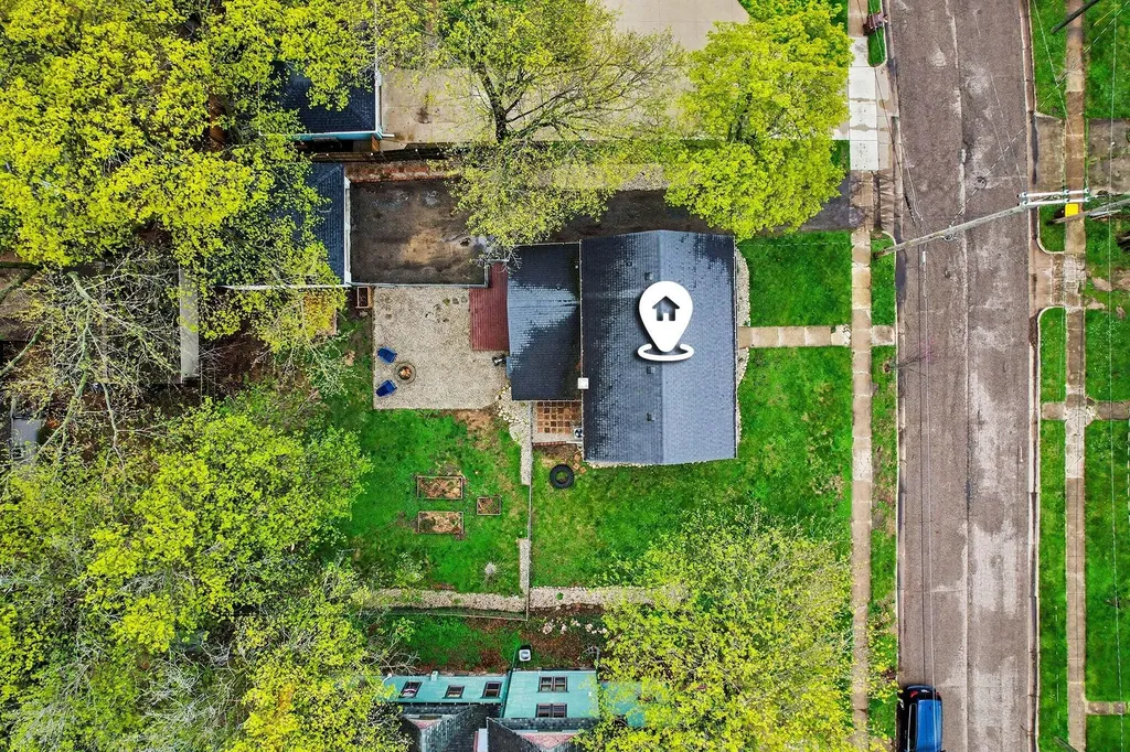 112 W Spruce Street Marshall City MI 49068