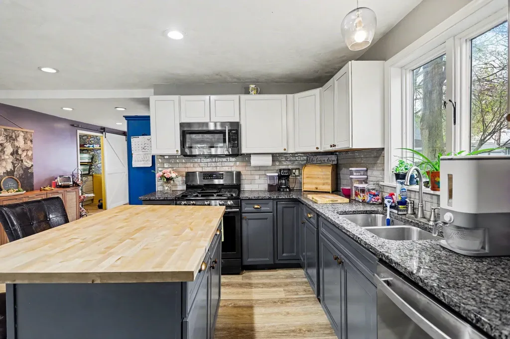 112 W Spruce Street Marshall City MI 49068