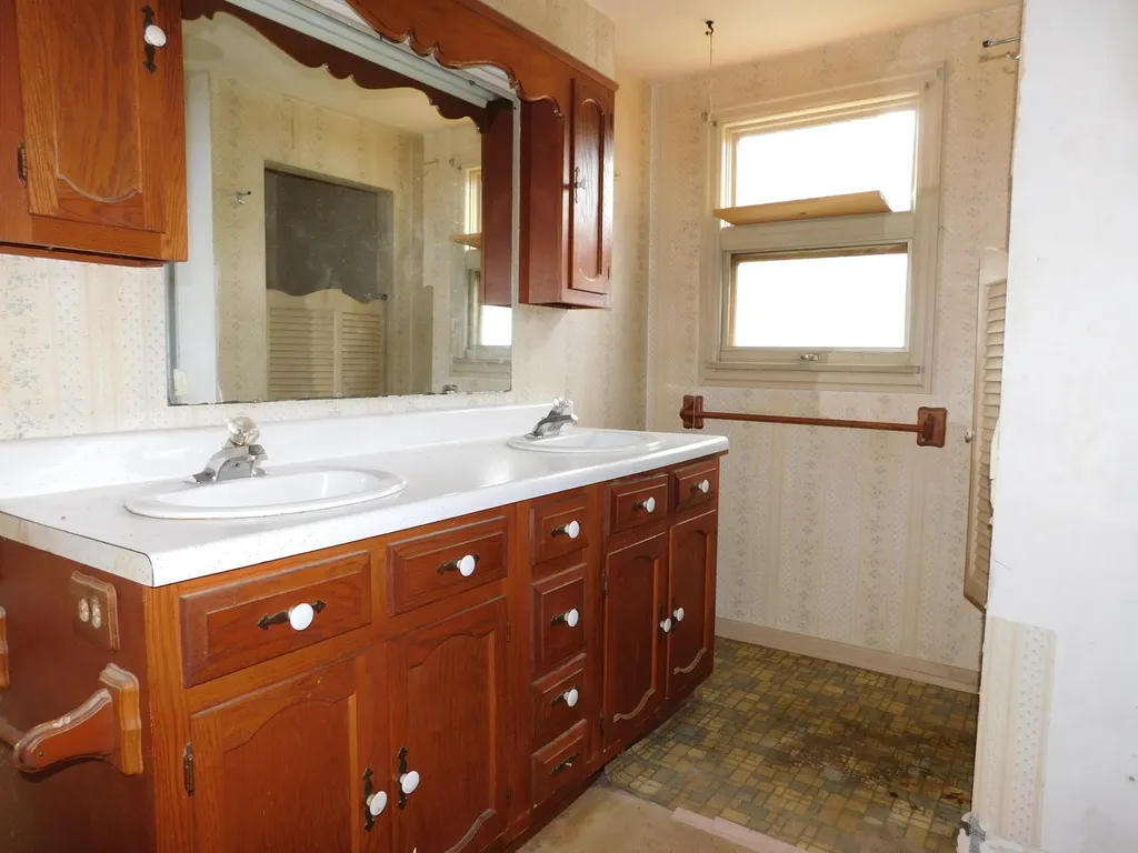 124 S Chipman Street Owosso City MI 48867