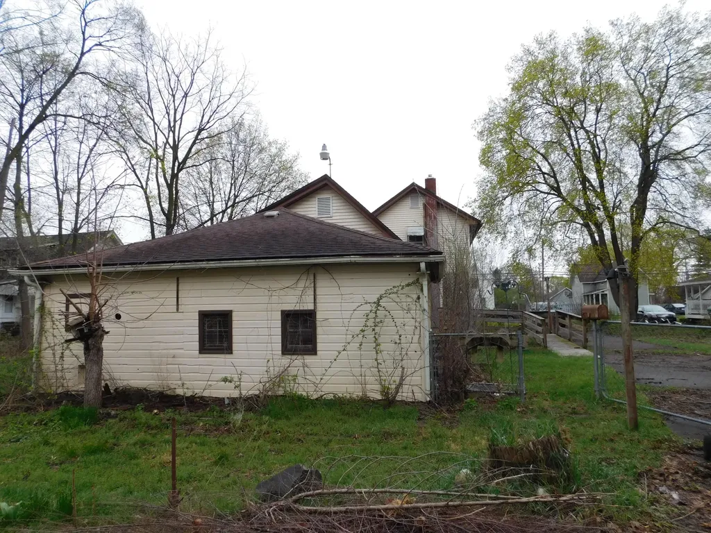 124 S Chipman Street Owosso City MI 48867