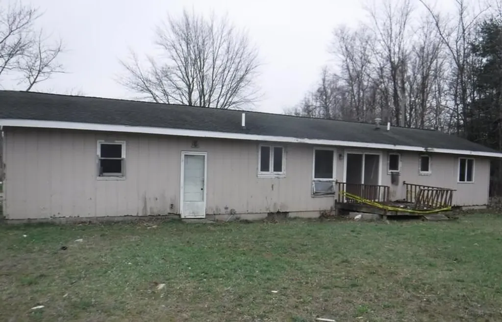 30450 M 152 Silver Creek Township MI 49047