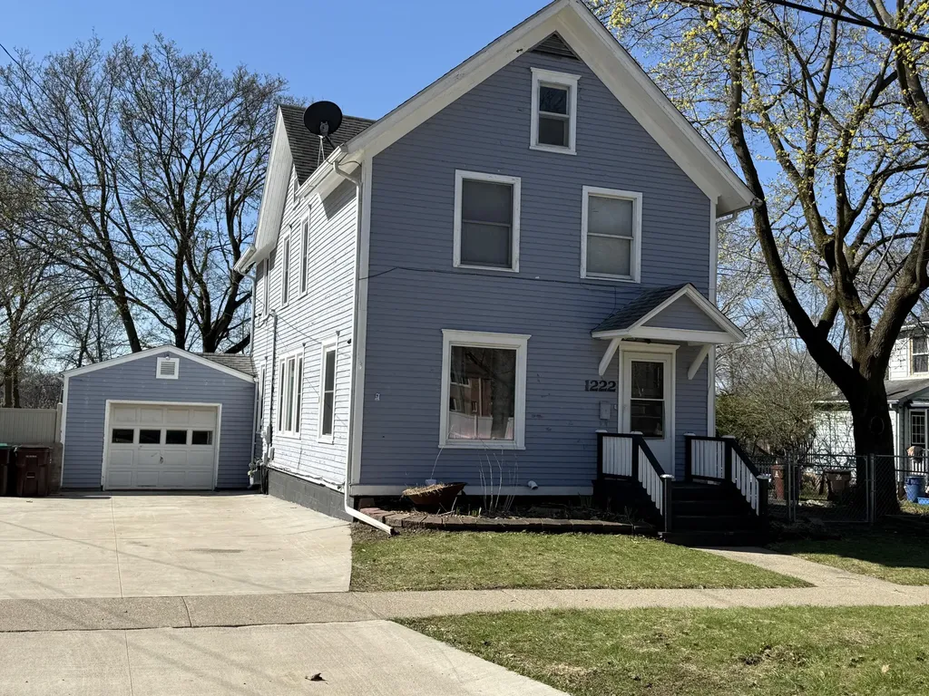 1222 E Porter Street Albion City MI 49224