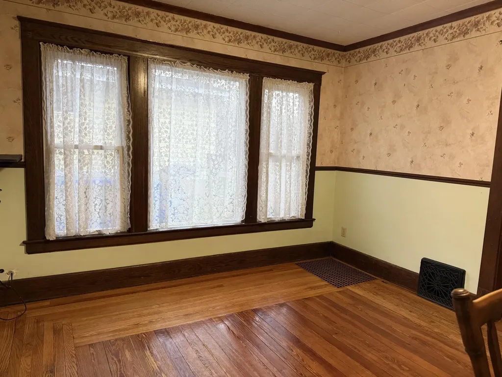 1222 E Porter Street Albion City MI 49224