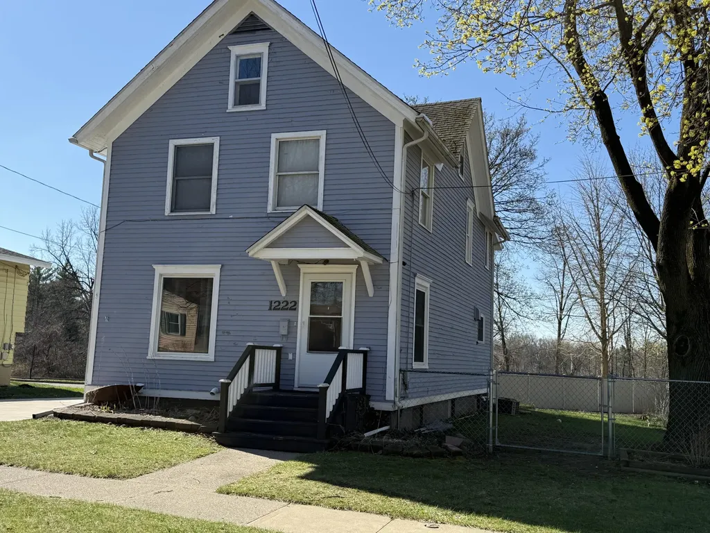 1222 E Porter Street Albion City MI 49224