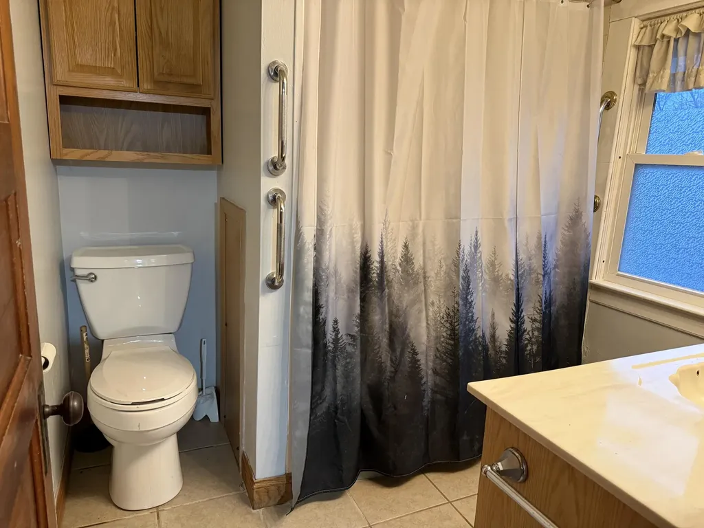 1222 E Porter Street Albion City MI 49224