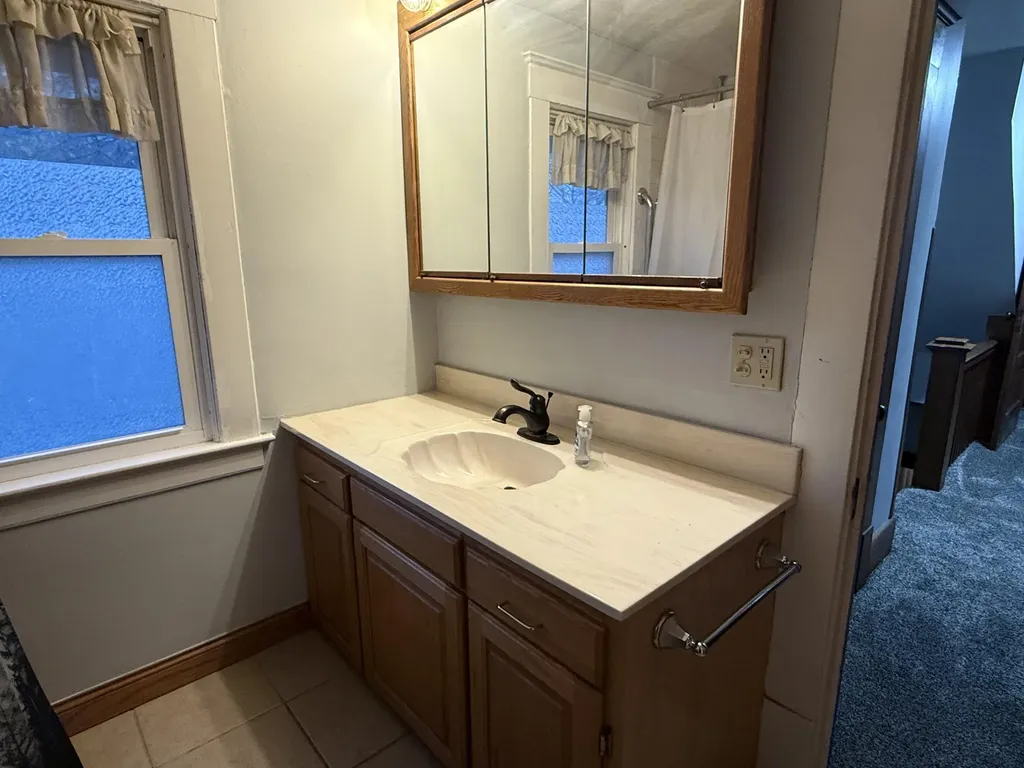 1222 E Porter Street Albion City MI 49224