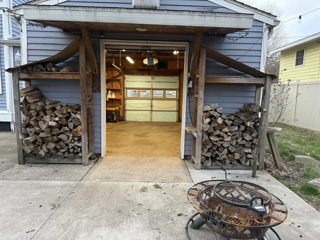 1222 E Porter Street Albion City MI 49224