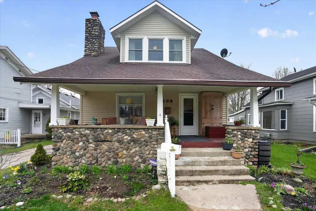 109 S Mulberry Street Marshall City MI 49068