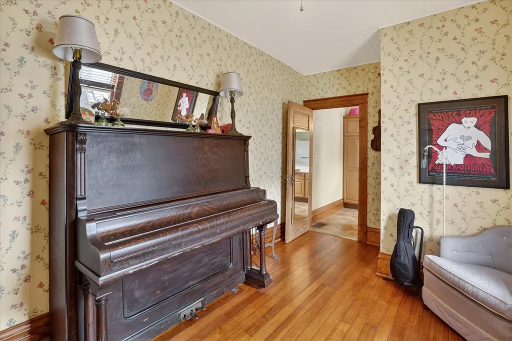 109 S Mulberry Street Marshall City MI 49068
