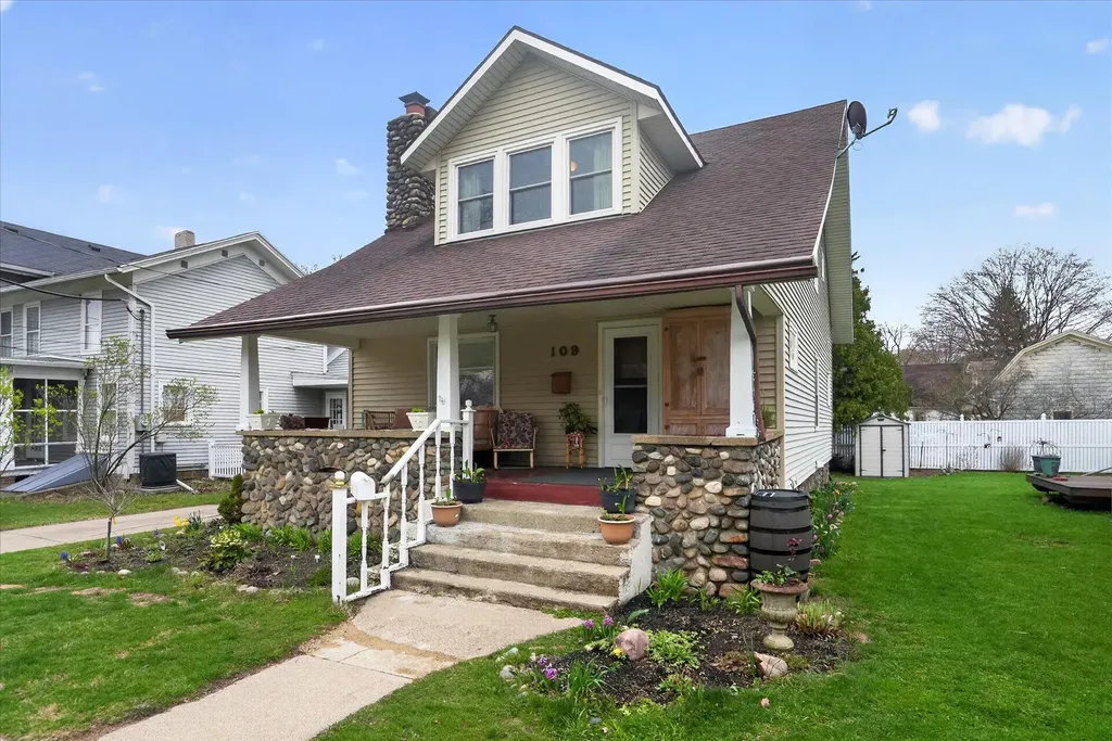 109 S Mulberry Street Marshall City MI 49068