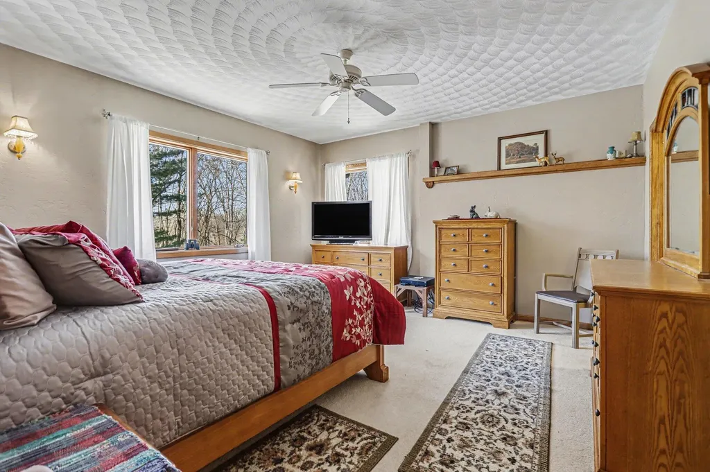 8362 E River Road Emmett Charter Township MI 49014