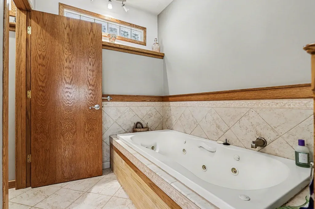 8362 E River Road Emmett Charter Township MI 49014