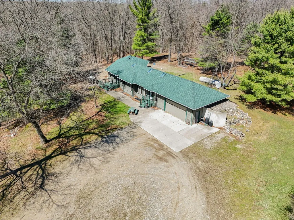 8362 E River Road Emmett Charter Township MI 49014