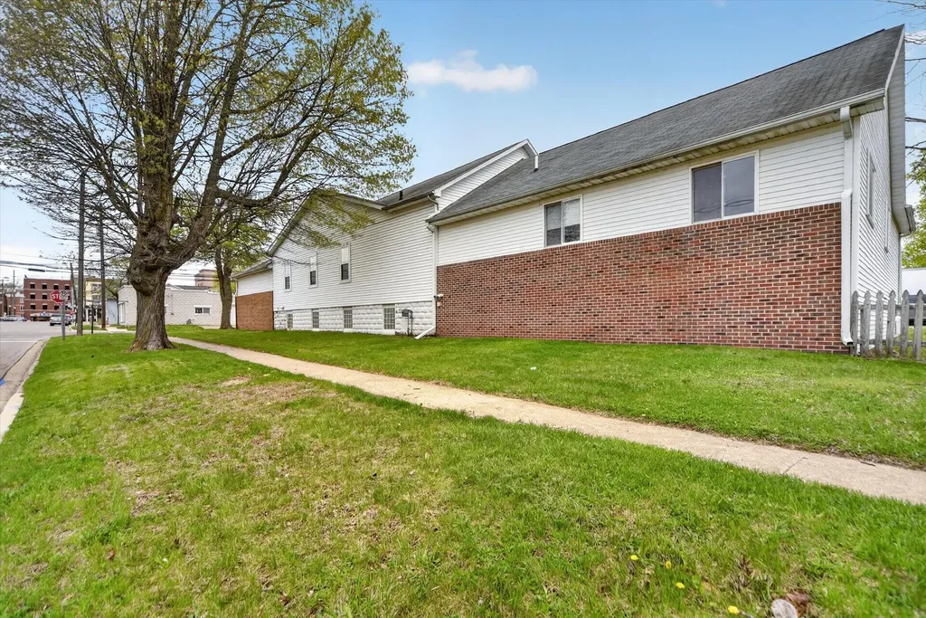 310 E Green Street Marshall City MI 49068