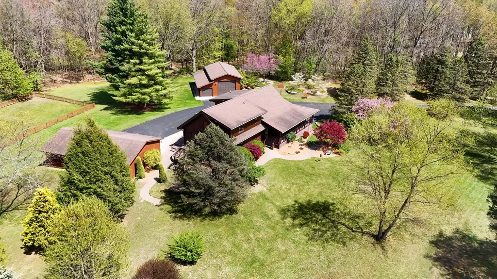 10189 I Drive S Newton Township MI 49033