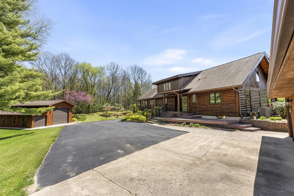 10189 I Drive S Newton Township MI 49033