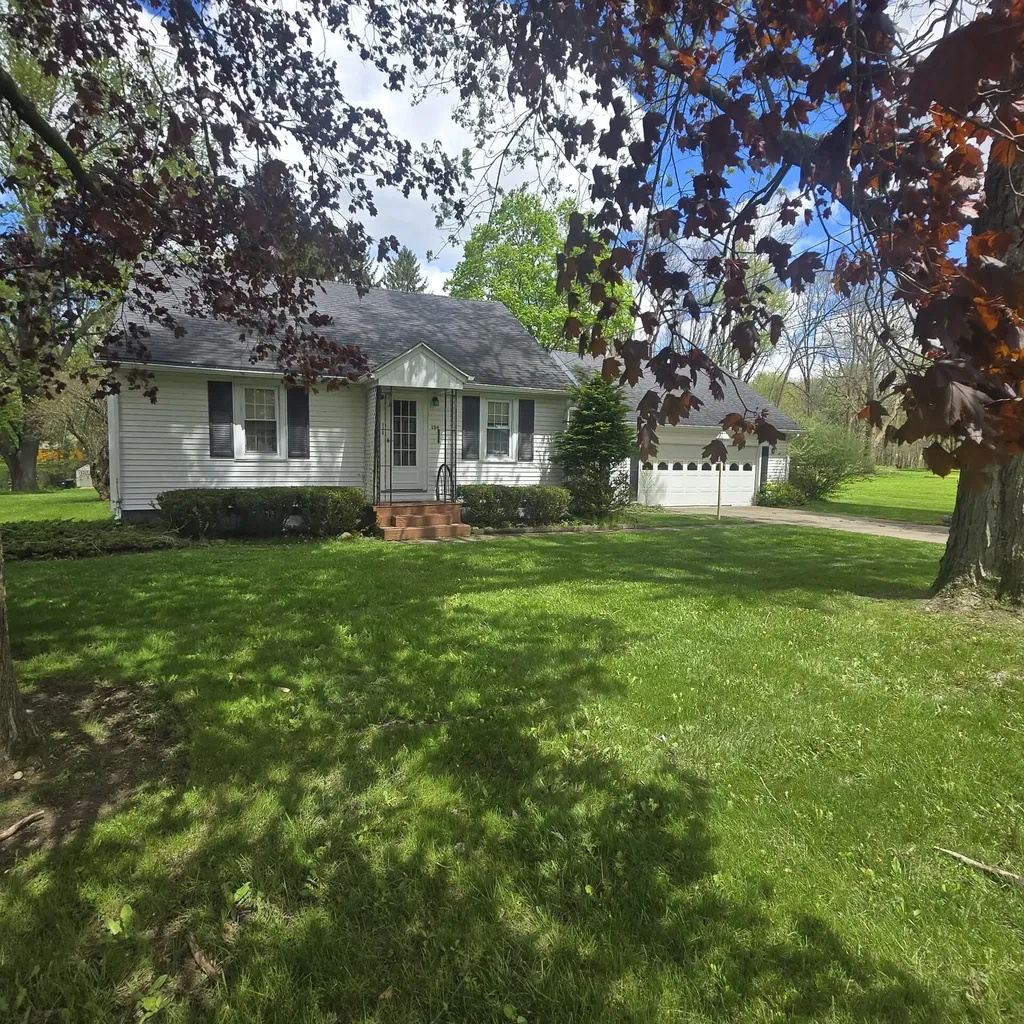 130 W Hughes Street Marshall City MI 49068