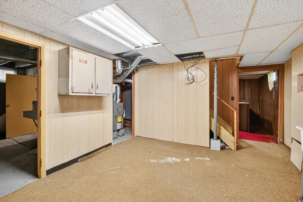 130 W Hughes Street Marshall City MI 49068