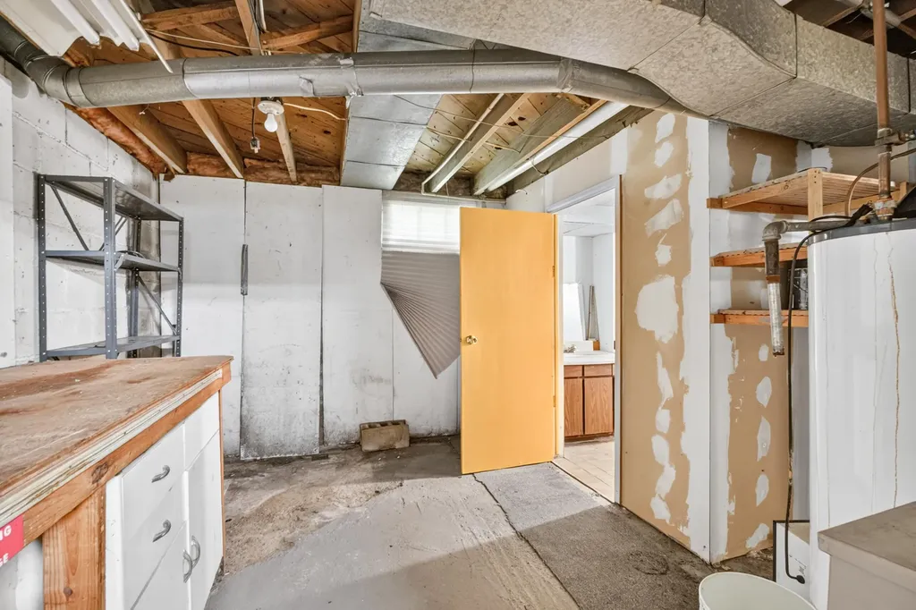 130 W Hughes Street Marshall City MI 49068
