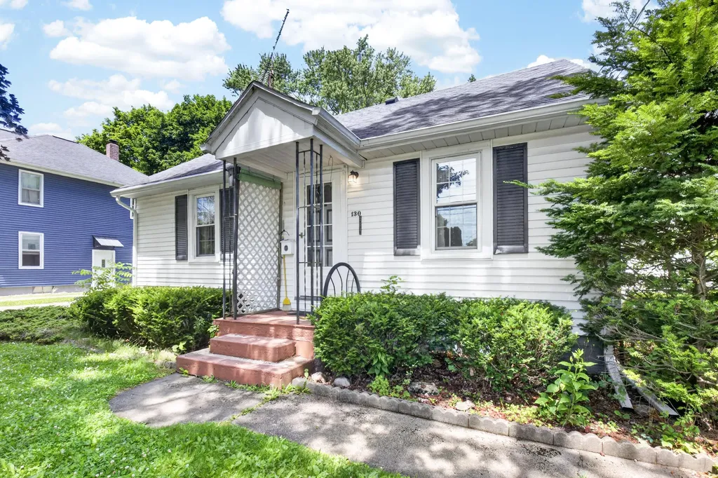 130 W Hughes Street Marshall City MI 49068