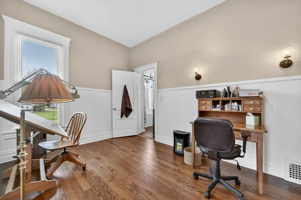 206 Exchange Street Marshall City MI 49068