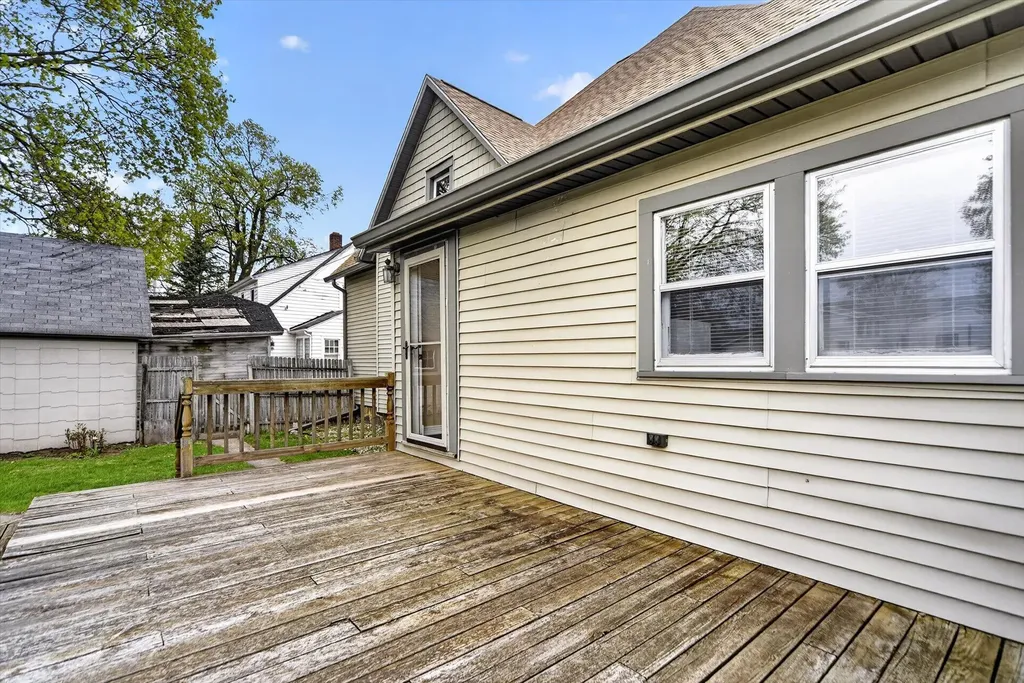 206 Exchange Street Marshall City MI 49068