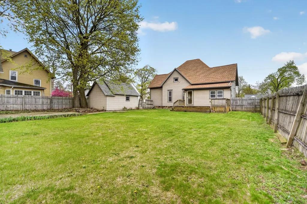 206 Exchange Street Marshall City MI 49068