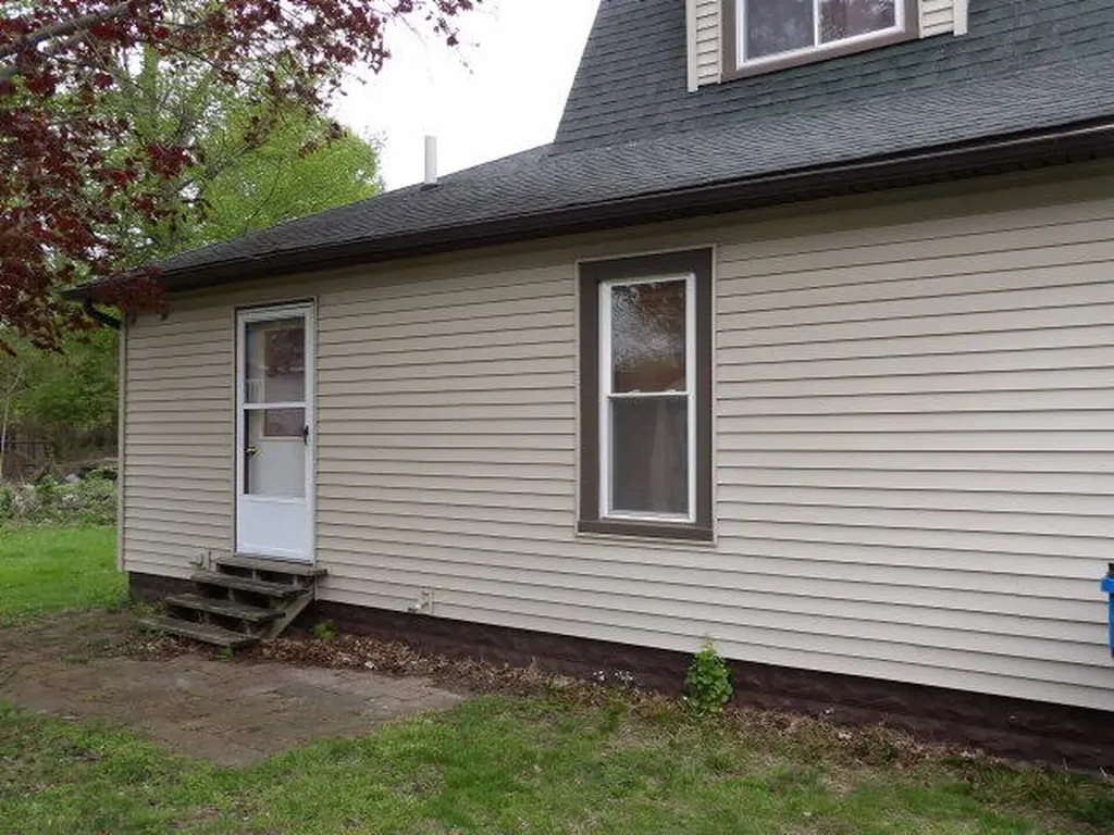 5 Arnold Street Quincy Village MI 49082